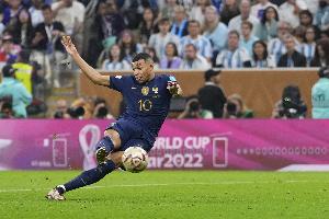 迪萨西回忆2022世界杯：姆巴佩最为出色，凯恩极具挑战，登贝莱趣味十足