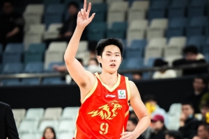 山西男篮以部分现金交易从广厦队引进赵嘉仁