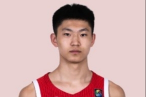 张淳智8投4中,三分球3中0,仅得10分2板1助