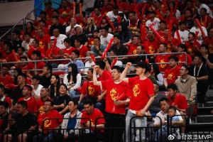 媒体人报道：中日男篮世预赛在辽宁体育馆举行，场馆座无虚席，助力周边餐饮业增长40%