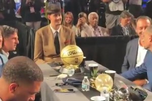 反文班装甲？近距离直拍：马拉被雷霆选中后的反应！