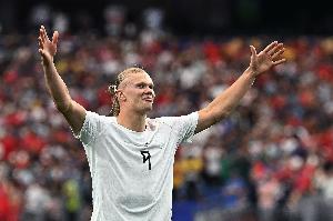 哈兰德表示：创造新的历史令人难以置信，接下来我们踢球将更加放松