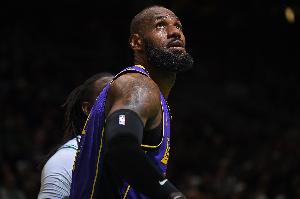 詹姆斯宣布将继续征战NBA第24个赛季,成NBA历史首人