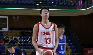 效率欠佳!张懿赵杰7投2中仅得8分2篮板3助攻2抢断 三分线外3中1&罚球线3中3