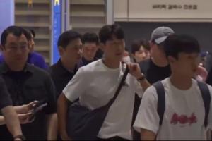 待遇差异显著!洪明甫归韩遭骂声,孙兴慜今日归国获球迷支持