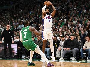 绿军教练论布朗转会:NBA真相大白,张伯伦单场50分纪录亦遭交易