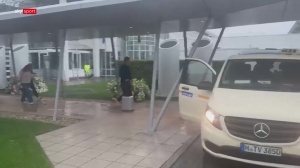 德国队世界杯惨遭淘汰，冷清返回慕尼黑遭遇大雨