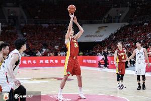 媒体人指出:我国男篮自19年世界杯起逐渐下滑,目前尚不清楚低谷在何处