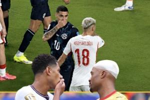 巴拉圭足协向FIFA提出投诉，对贝林捂嘴未染红的双标行为表示质疑